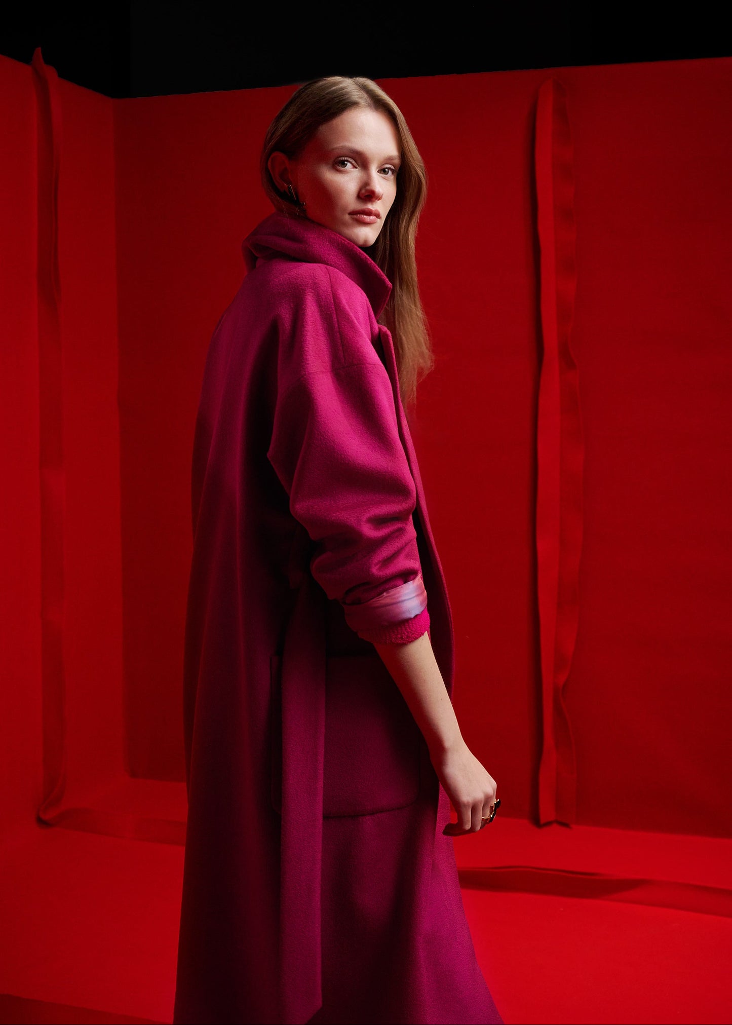 Cashmere coat by Prague fashion atelier MAY. Timeless womenswear.
