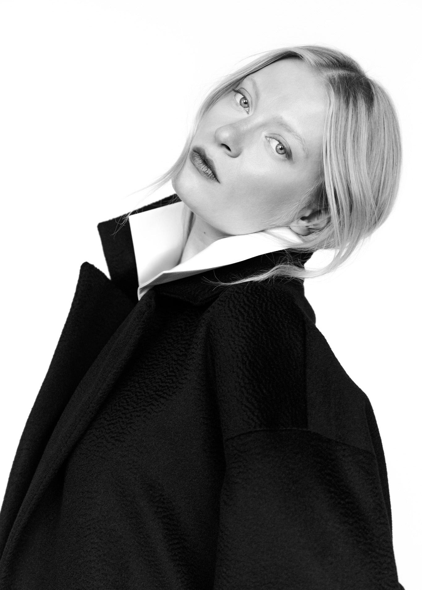 Foundation black cashmere coat by Prague fashion atelier MAY
