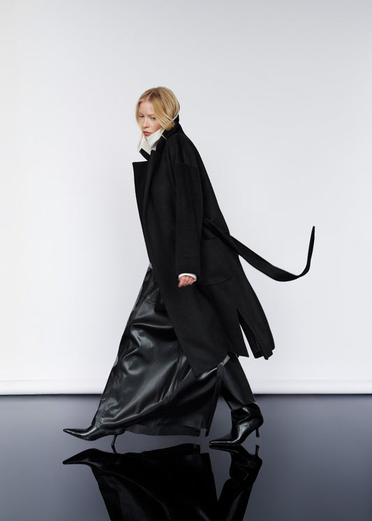 Foundation black cashmere coat by Prague fashion atelier MAY
