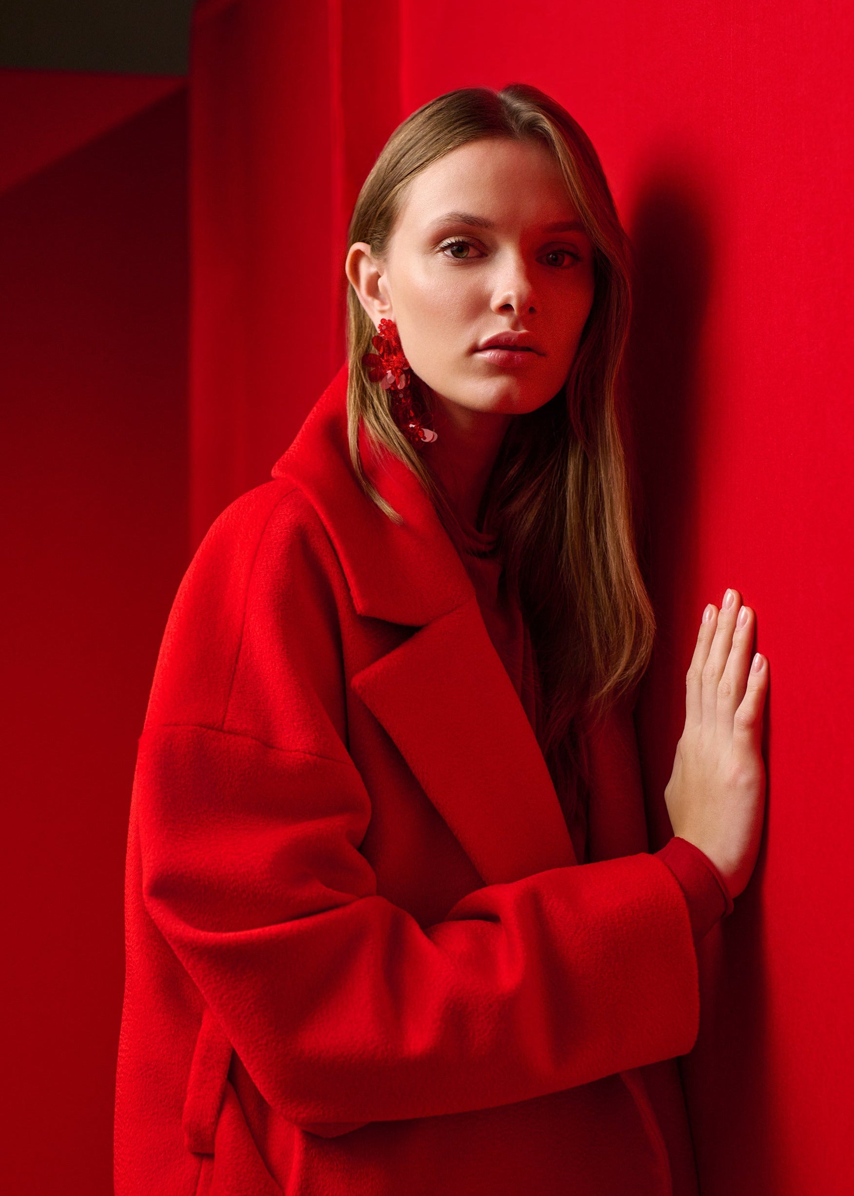 Cashmere coat by Prague fashion atelier MAY. Timeless womenswear.

