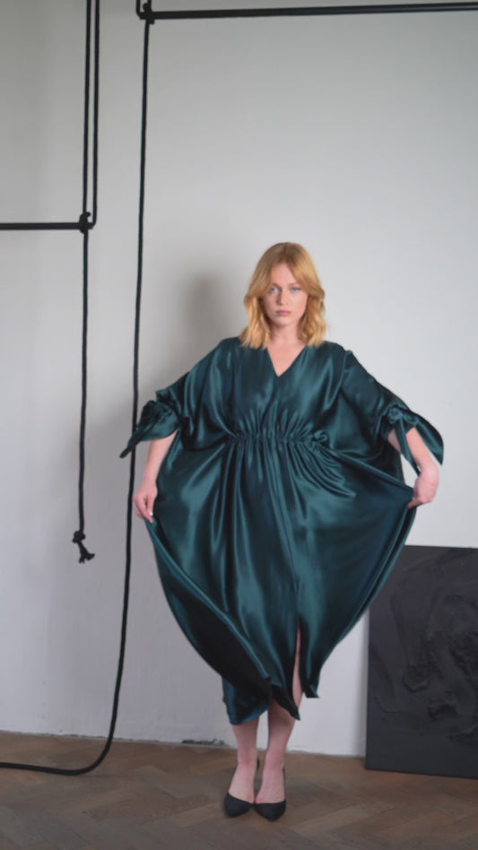 EUPHORIA GOWN 01 EMERALD